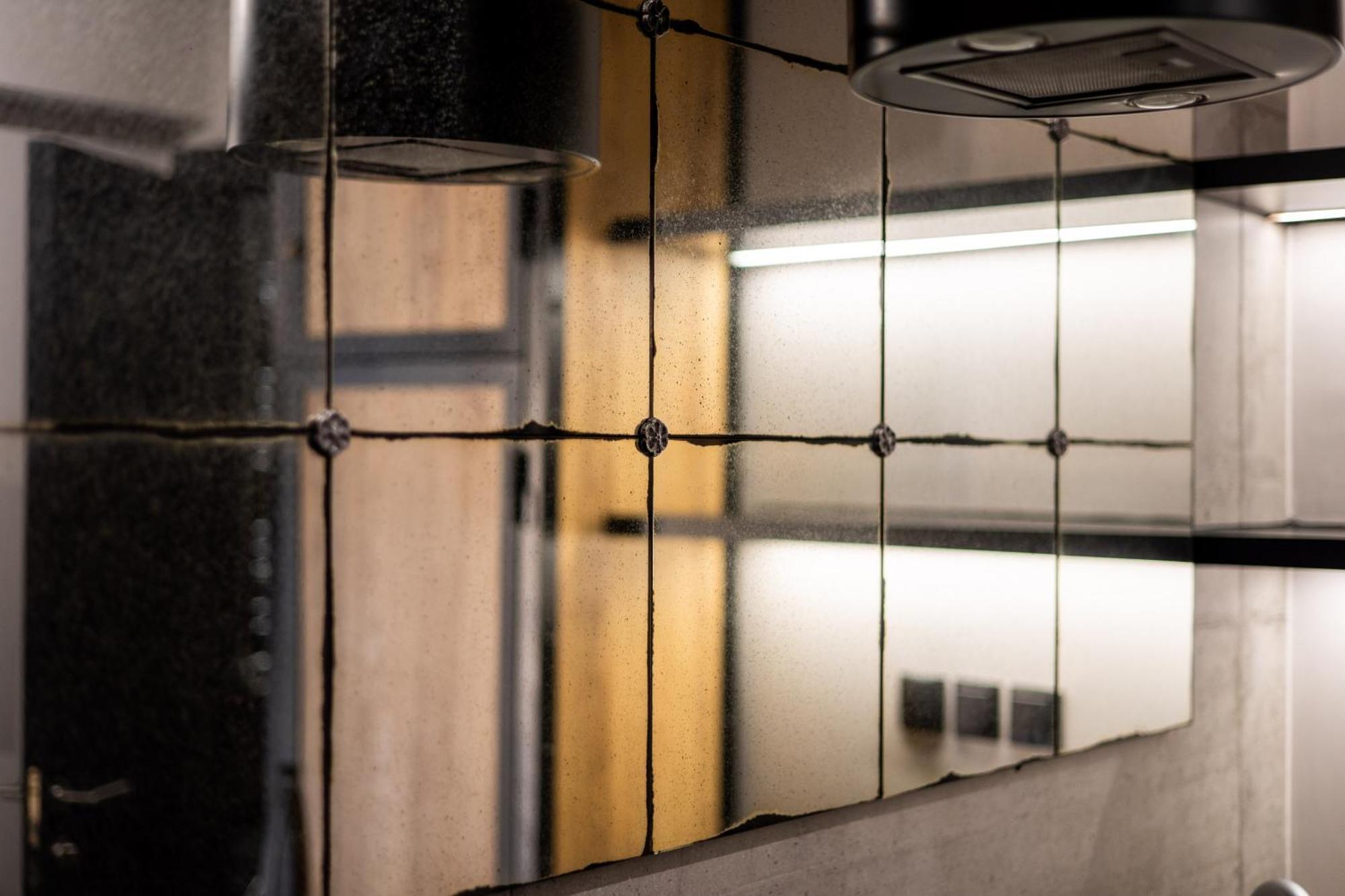 Industrial - Le Petit Bati Apartment *